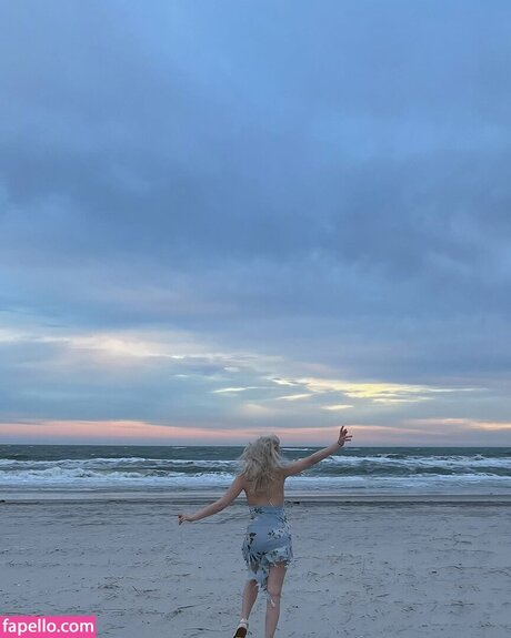 ヨガインストラクターオンリーファンズ アートポルノ ギャラリー