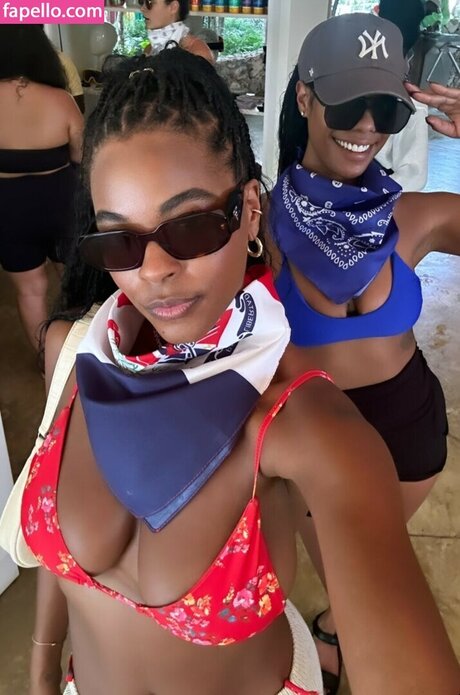 allieredmondd ポルノスター 独占 写真