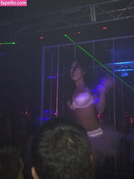 Stephanie Ly 女優 画像