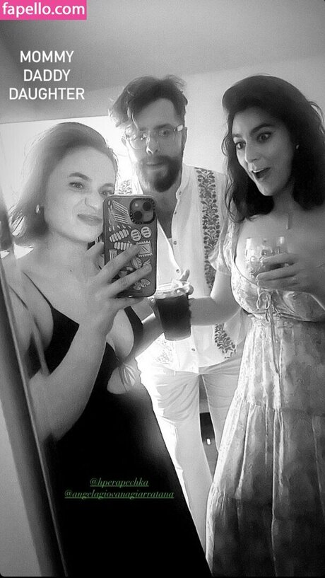 Angela Giarratana かわいいスター 写真