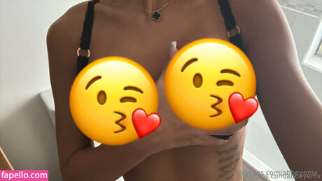 Abbie Hall ヌードモデル 画像