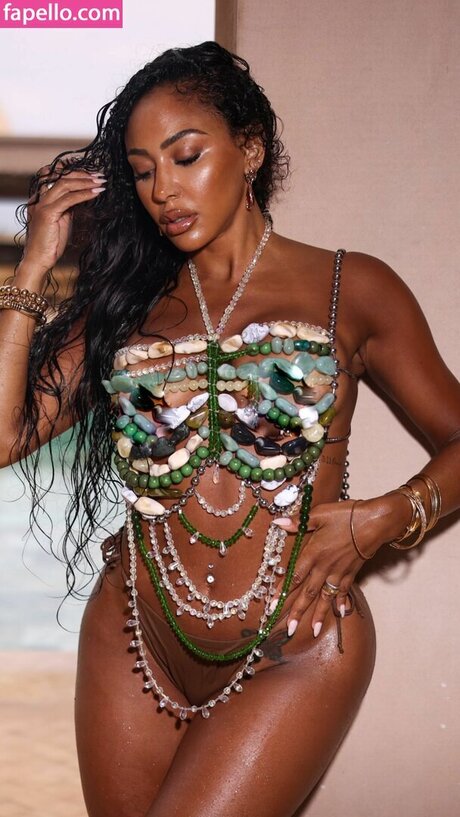 レズビアンマッサージオンリーファンズ ホット 写真