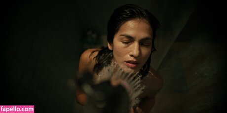 Elodie Yung ポルノスター 写真