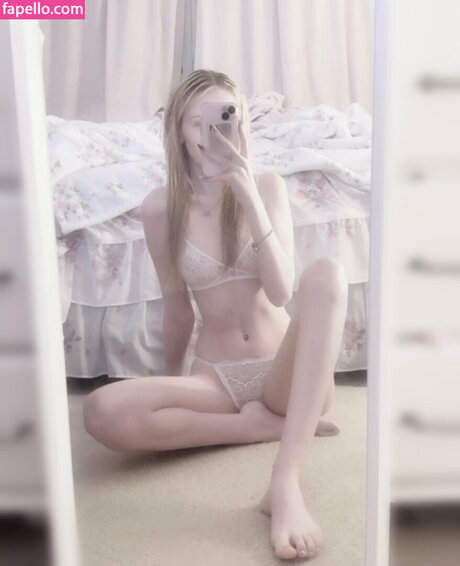 evieleafie エロティックモデル 写真