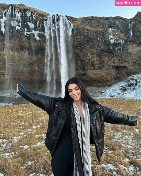 Zenoviajafar ポルノスター ギャラリー