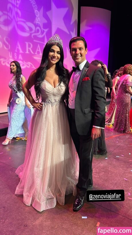 Zenoviajafar 裸の女優 写真