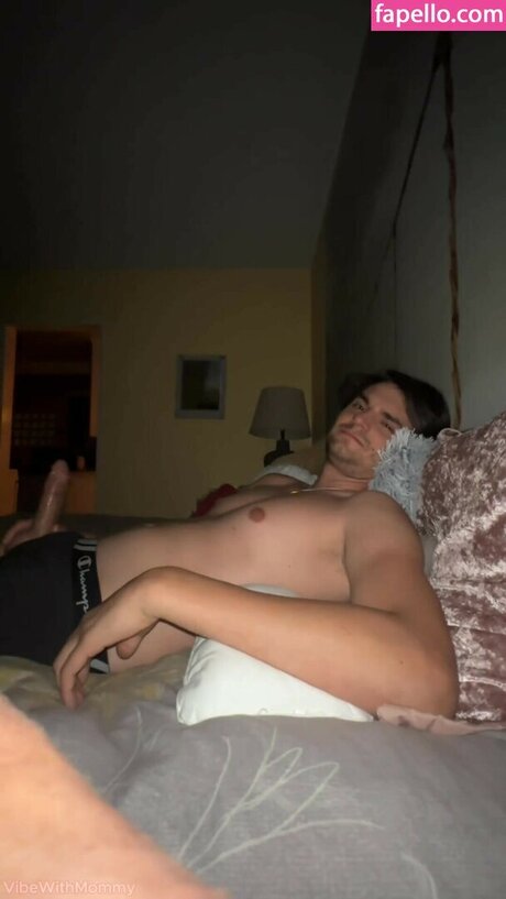 VibeWithMolly エロティック女優 画像