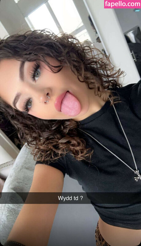 オンリーファンズを崇拝する セクシーヌード 写真