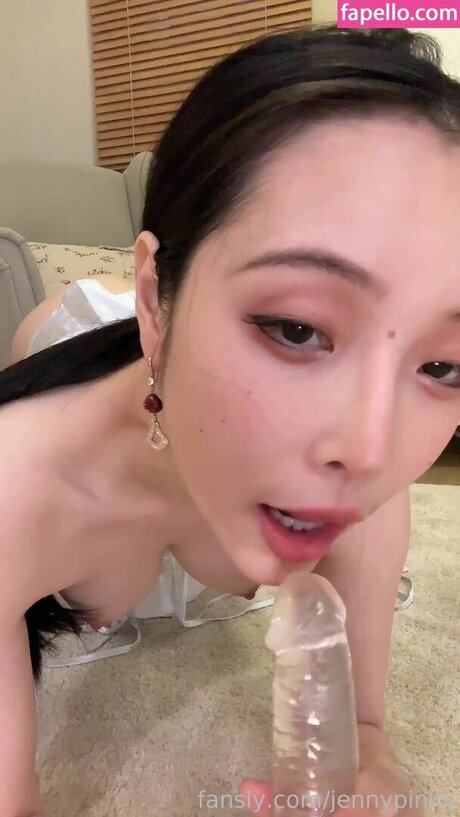 Jenny Pinky 裸のモデル 画像