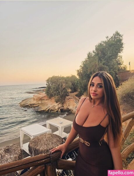 Michela Santoboni 裸のモデル 画像