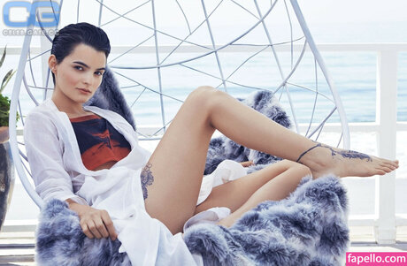 Brianna Hildebrand 完璧なモデル 写真