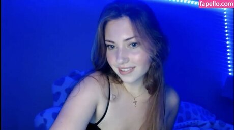 nenababyyy 完璧な女優 画像