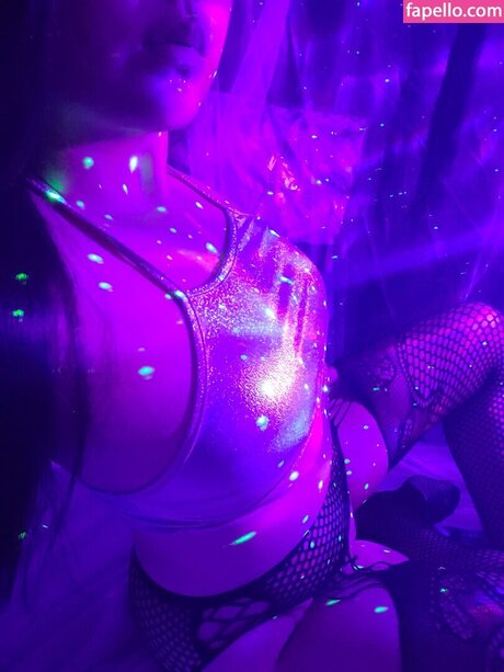 Eight Bit ポルノスター エロティック 画像