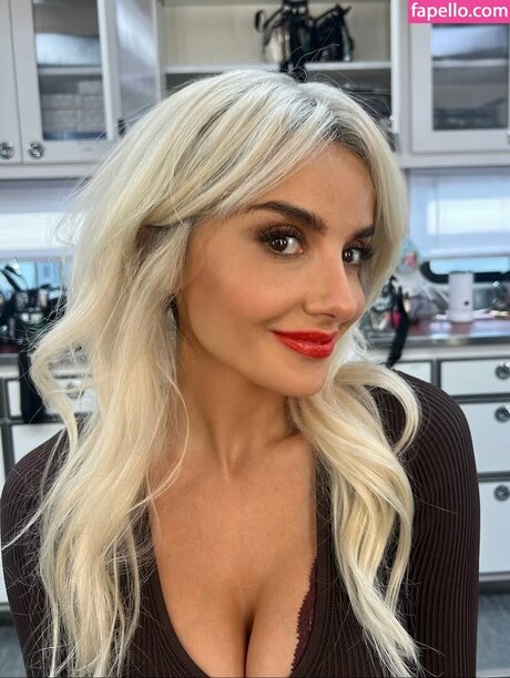 DCU Women セックスポルノスター 画像