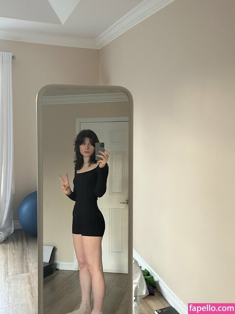 Squirtstain アダルトモデル 写真