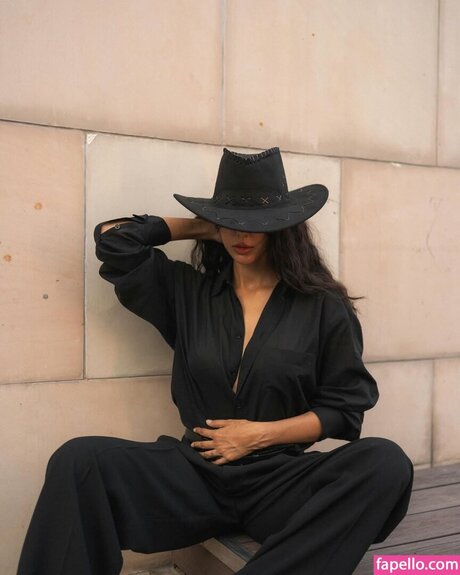 Sonam Bajwa 完璧なポルノスター 画像