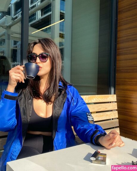 feyzakball セクシーモデル 画像