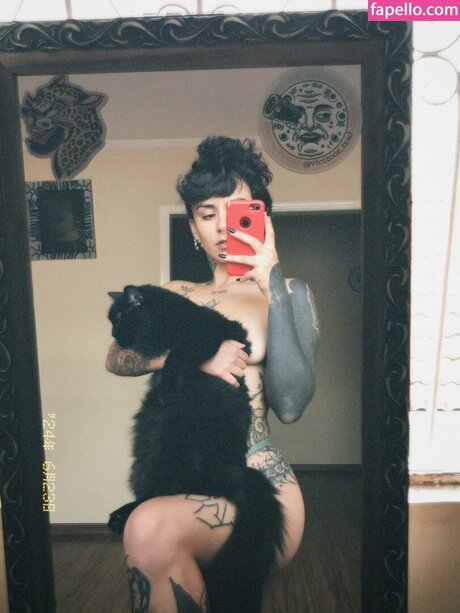 キティ・ウェット・オンリーファンズ 美しい裸 画像