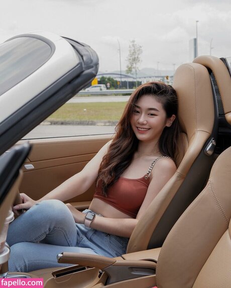 yo nicole アートスター 写真