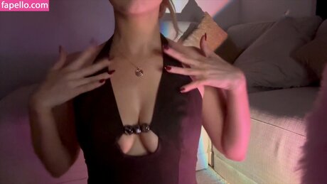 Simply Kel ASMR xxxスター 画像