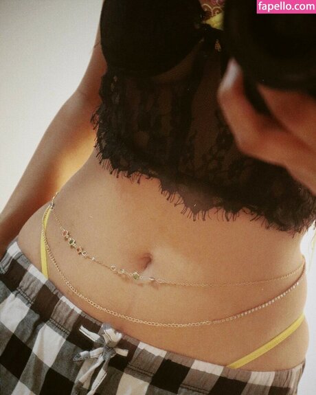 ヌード熟女オンリーファンズ 無料ポルノ 写真