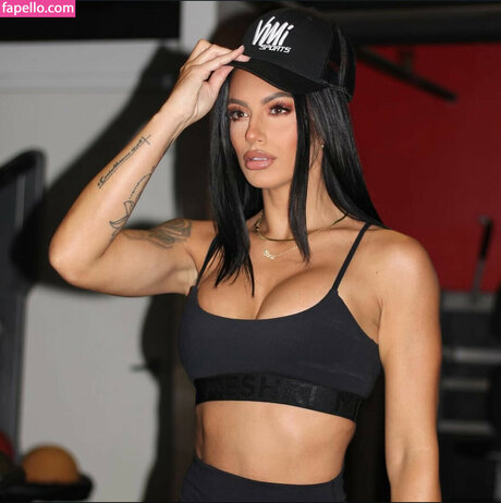 スキニーモデルオンリーファンズ セクシーヌード 写真