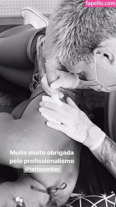 Sara Liso スター ヌード ギャラリー