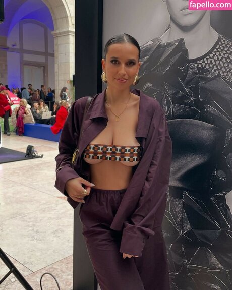 Sara Liso セクシーなスター ギャラリー