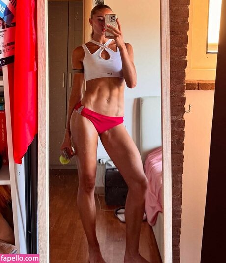 グローリーホールプリンセスオンリーファンズ 美しい裸 画像