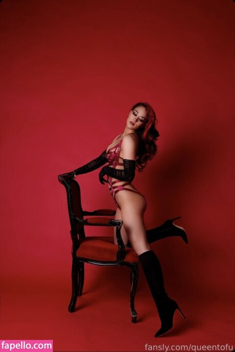 小さいチンポのシーメールオンリーファンズ ホット裸 画像