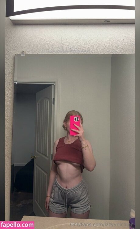 Izzy Nicole セックスモデル 写真