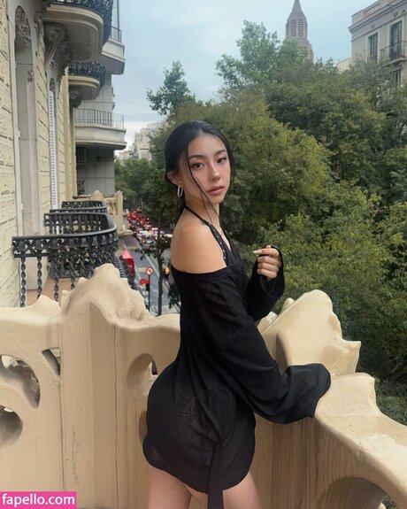 尖ったおっぱいオンリーファンズ 無料アダルト 画像