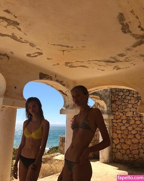 Ava Kalitowski セクシーなスター 画像