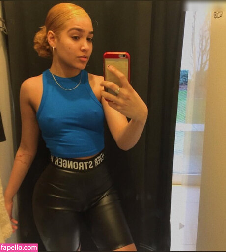 Indiagoals ポルノスター 写真