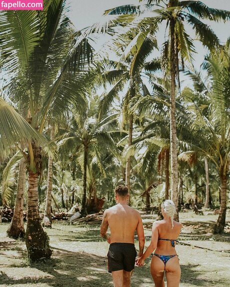 いちごミルクオンリーファンズ アダルト 写真