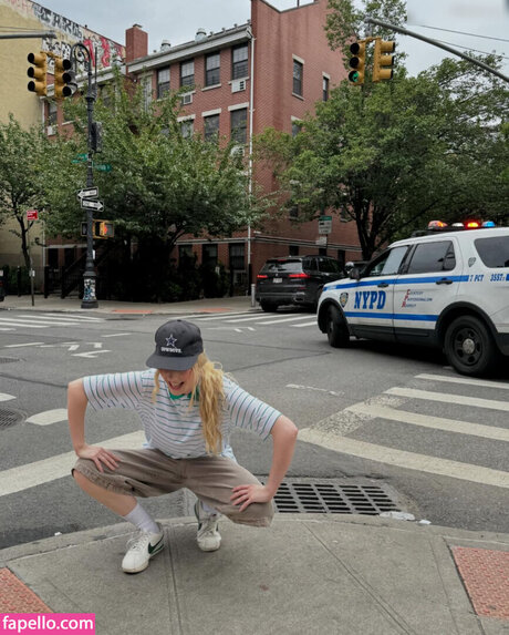 トールガールオンリーファンズ ホットセクシー 写真