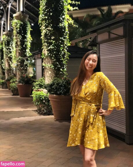 太った足のオンリーファンズ アート裸 画像