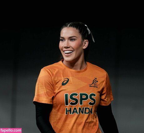 Charlotte Caslick 美しい女優 画像