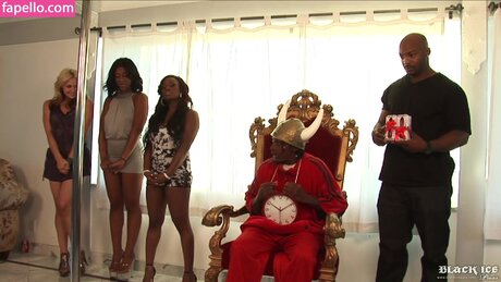 Megan Vaughn 裸のポルノスター 写真