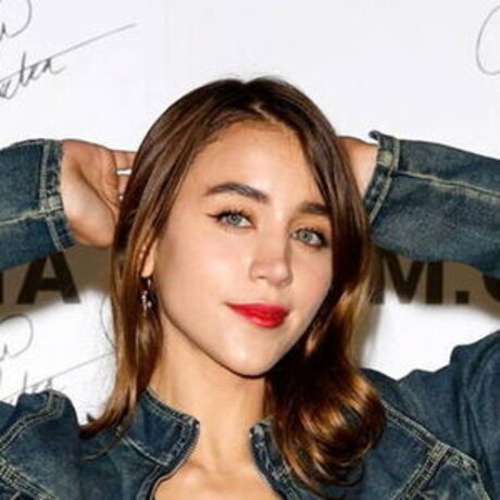 客室乗務員 オンリーファンズ ポルノグラフィック 写真