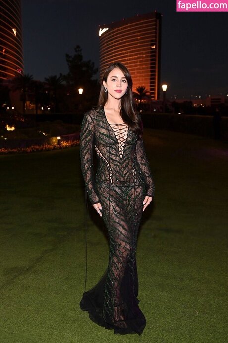 Caylee Cowan トップポルノスター 写真