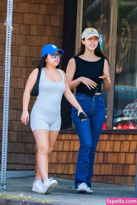 キッチンセックスオンリーファンズ セクシー 写真