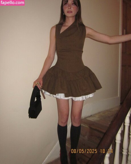 Holly Humberstone 独占スター アーカイブ