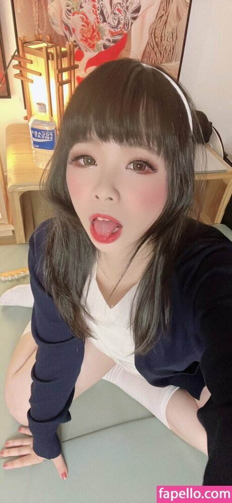 Rinanekomeow 裸の女優 写真