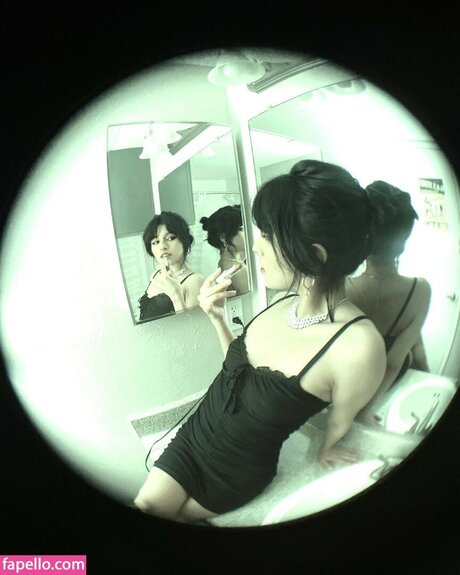 オンリーファンズを崇拝する ヌード アーカイブ