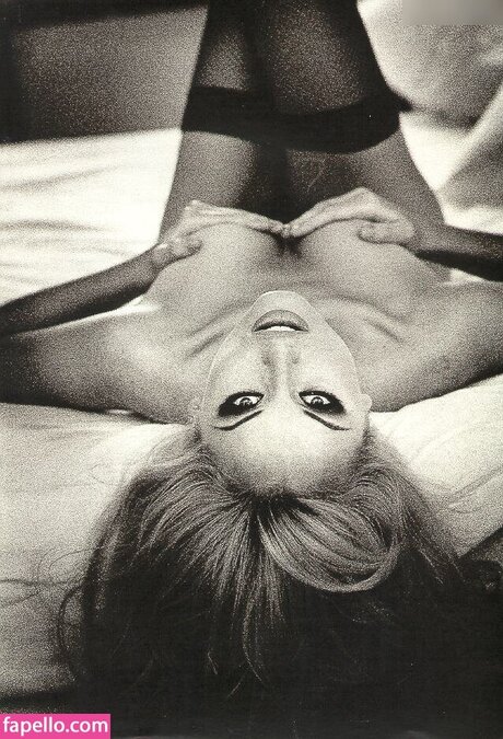 義母オンリーファンズ 美しいヌード 写真