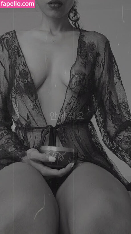 Jikki Nair HDスター アーカイブ