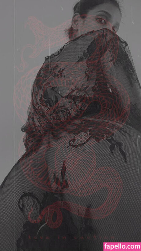 巨尻熟女オンリーファンズ セクシーヌード 写真