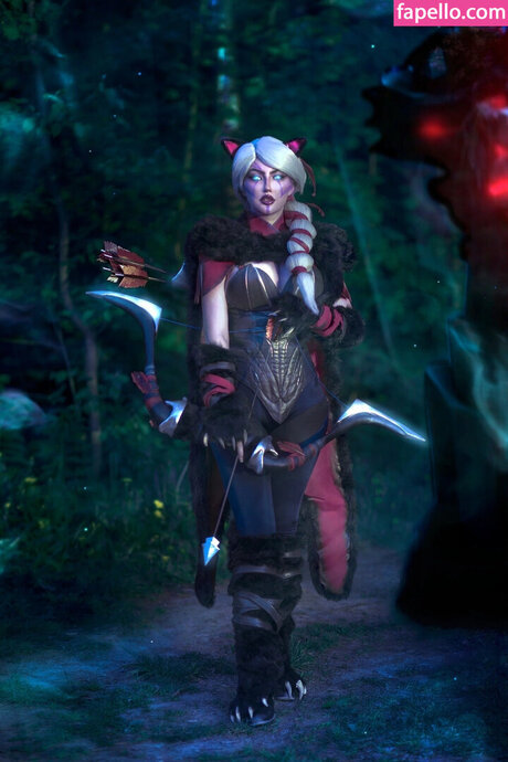 Elena Kyalviyainen セクシーモデル 写真