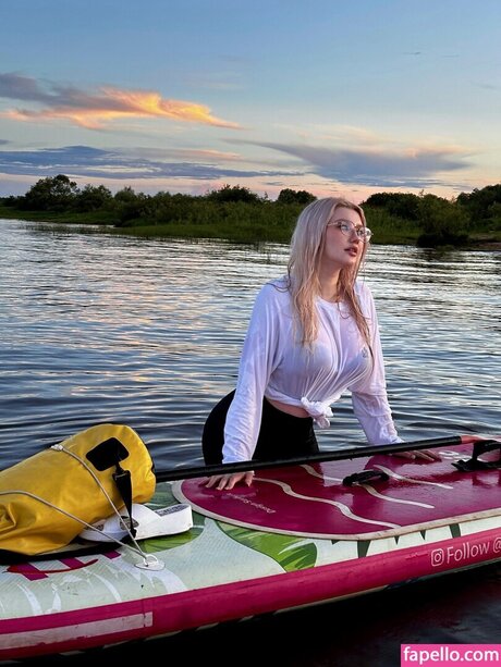 大学のアジア人オンリーファンズ エロ 写真